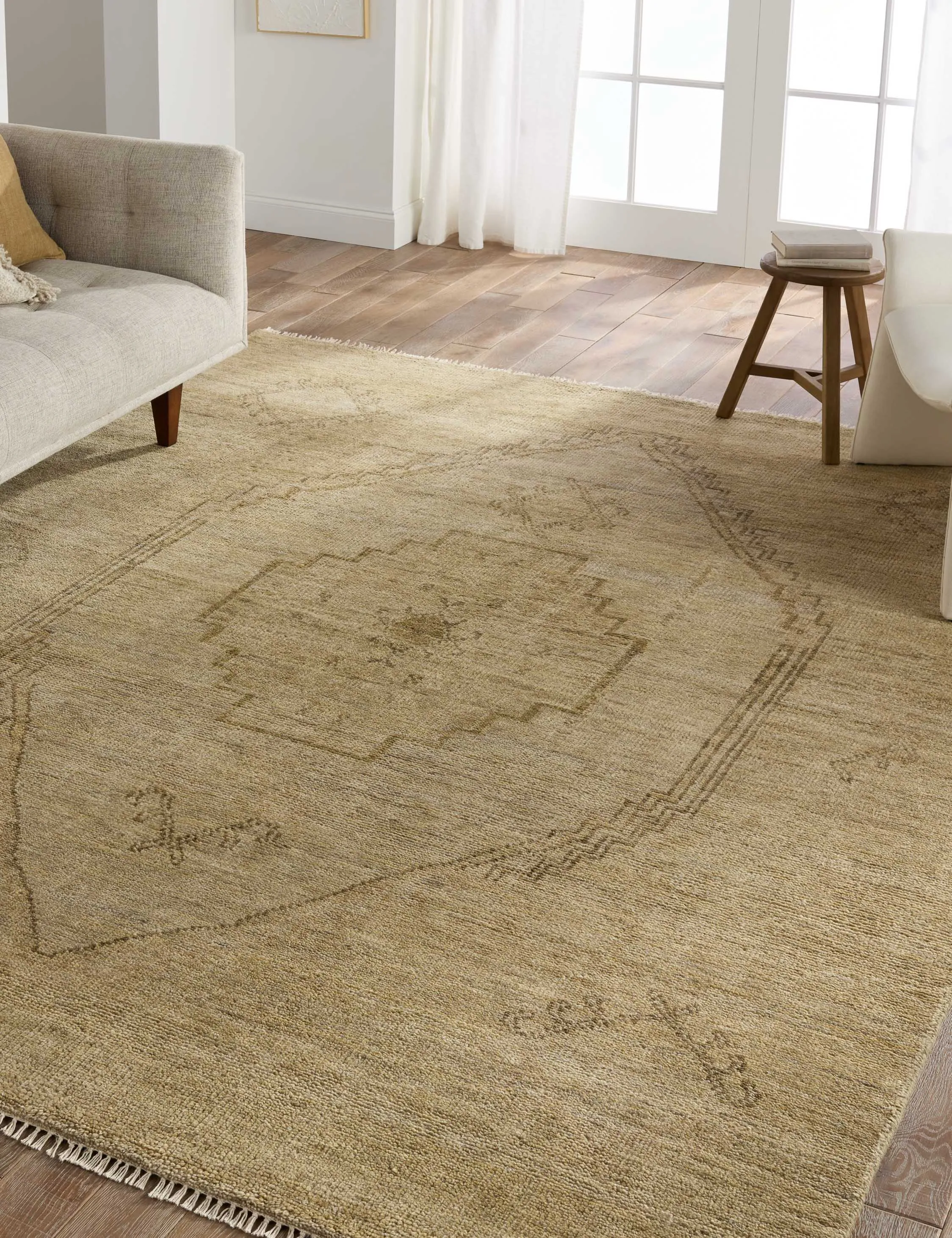 Camiola Hand-Knotted Wool Rug