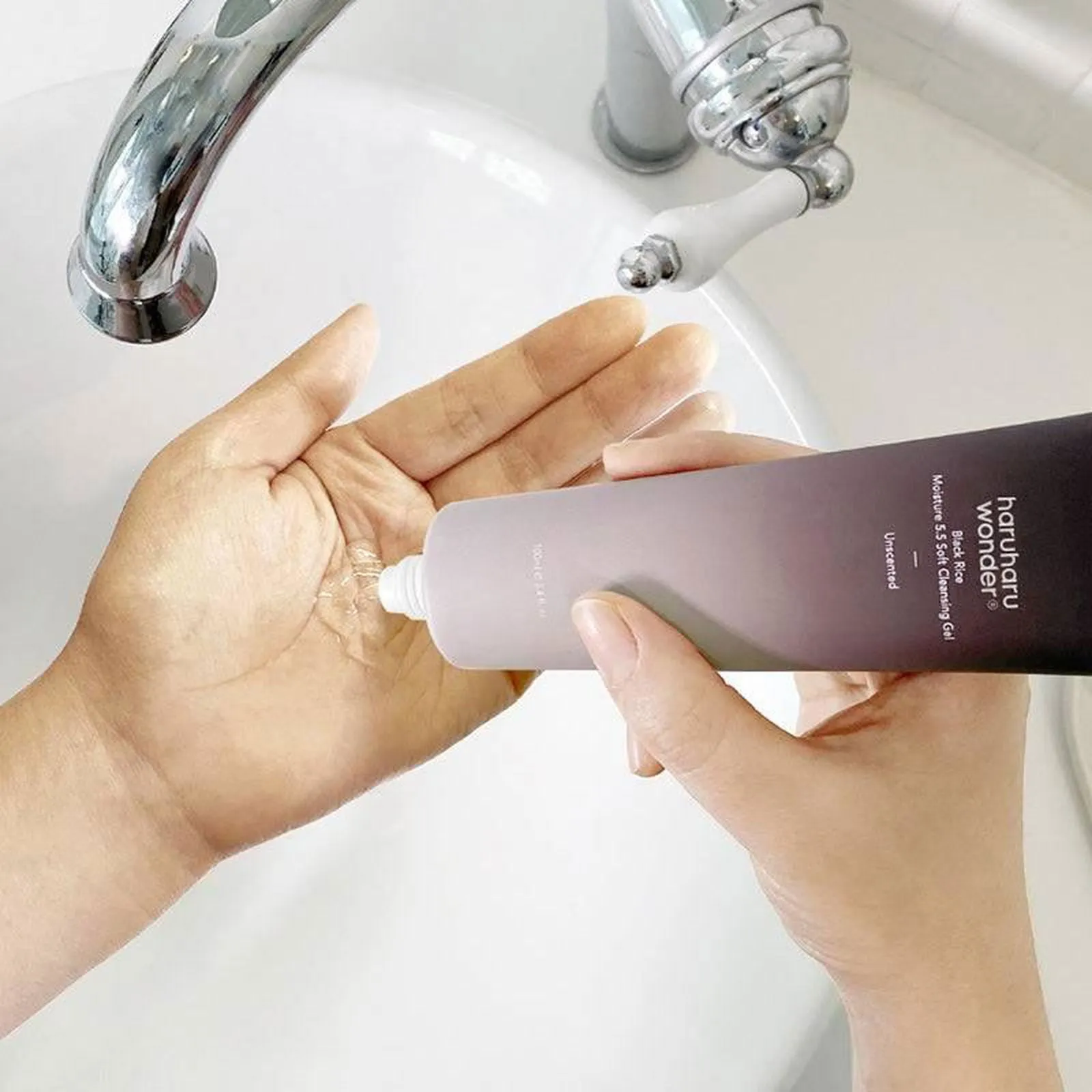 haruharu wonder Black Rice Moisture 5.5 Soft Cleansing Gel 100 ml