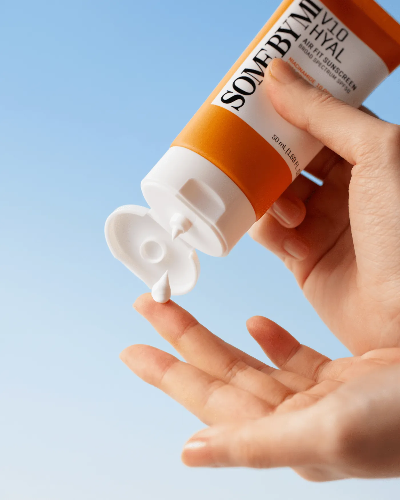 V10 Hyal Airfit Sunscreen Broad Spectrum SP50